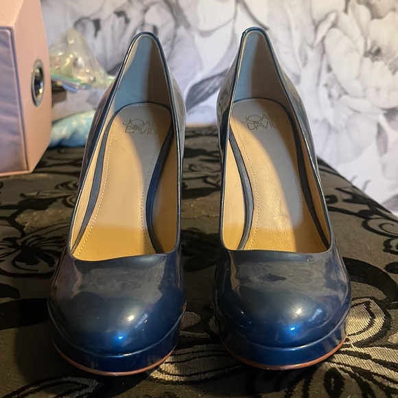 Beautiful blue heels! Joan and David worn once! Size 8 - Picture 3 of 4